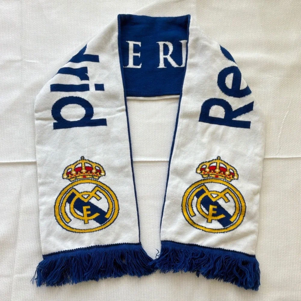 Real Madrid CF Official Scarf Draps Center White Blue Knit Por Siempre Madrid
